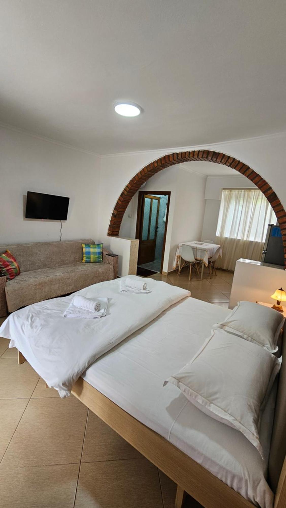 Aliaj Guest House Berati Exterior foto
